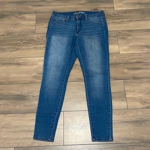 Universal Thread Jeans